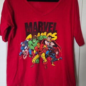 Marvel T-Shirt - Medium